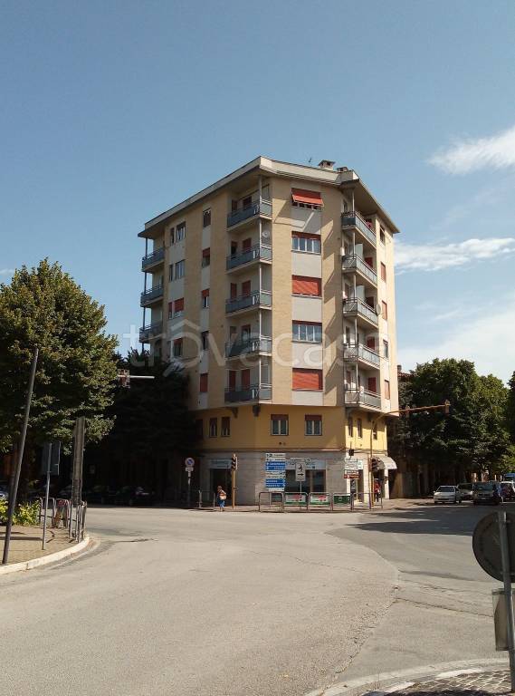 Ufficio in in vendita da privato a Fabriano viale Enrico Stelluti Scala, 1B