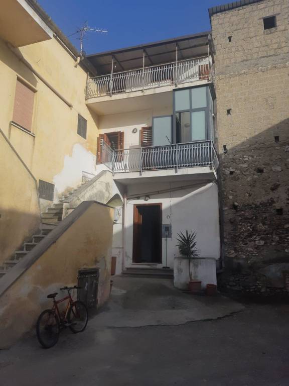 Casa Indipendente in vendita a Palma Campania via Saverio Carbone
