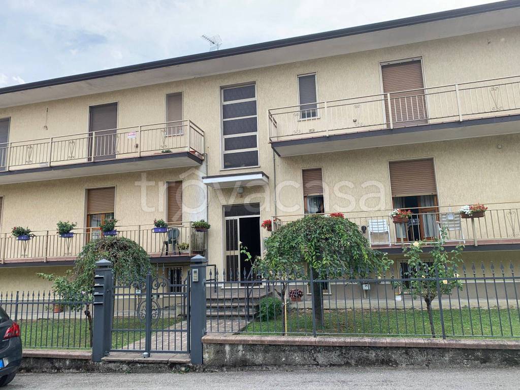 Appartamento in in vendita da privato a Lugagnano Val d'Arda via Giovanni Pascoli, 2