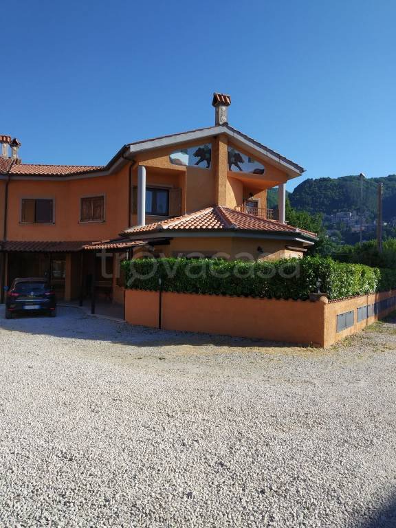 Villa a Schiera in in vendita da privato a Rocca di Botte sp27a