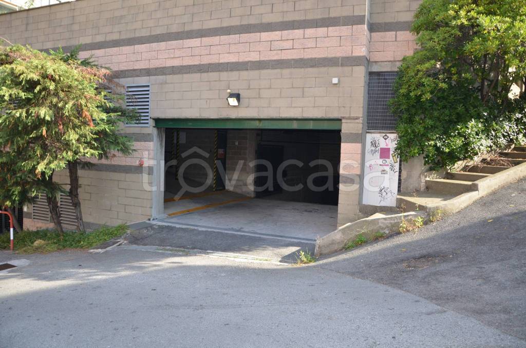 Garage in vendita a Savona via Luigi Pirandello