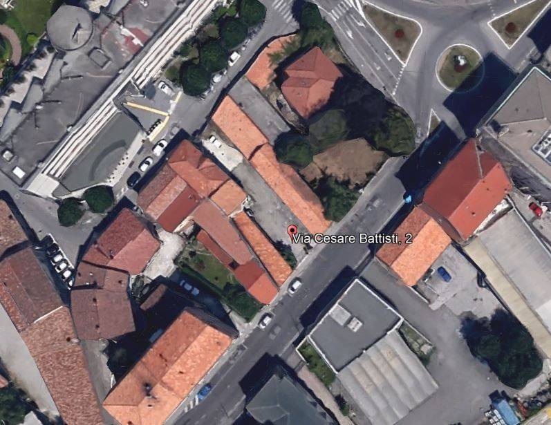 Casa Indipendente in in vendita da privato a Erba via Cesare Battisti, 2