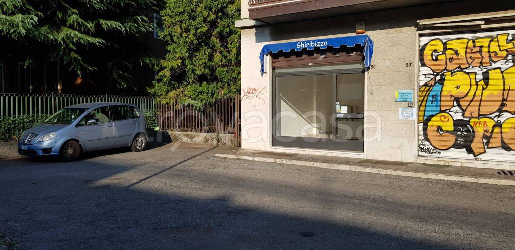 Negozio in vendita a Brescia via Antonio Schivardi, 90