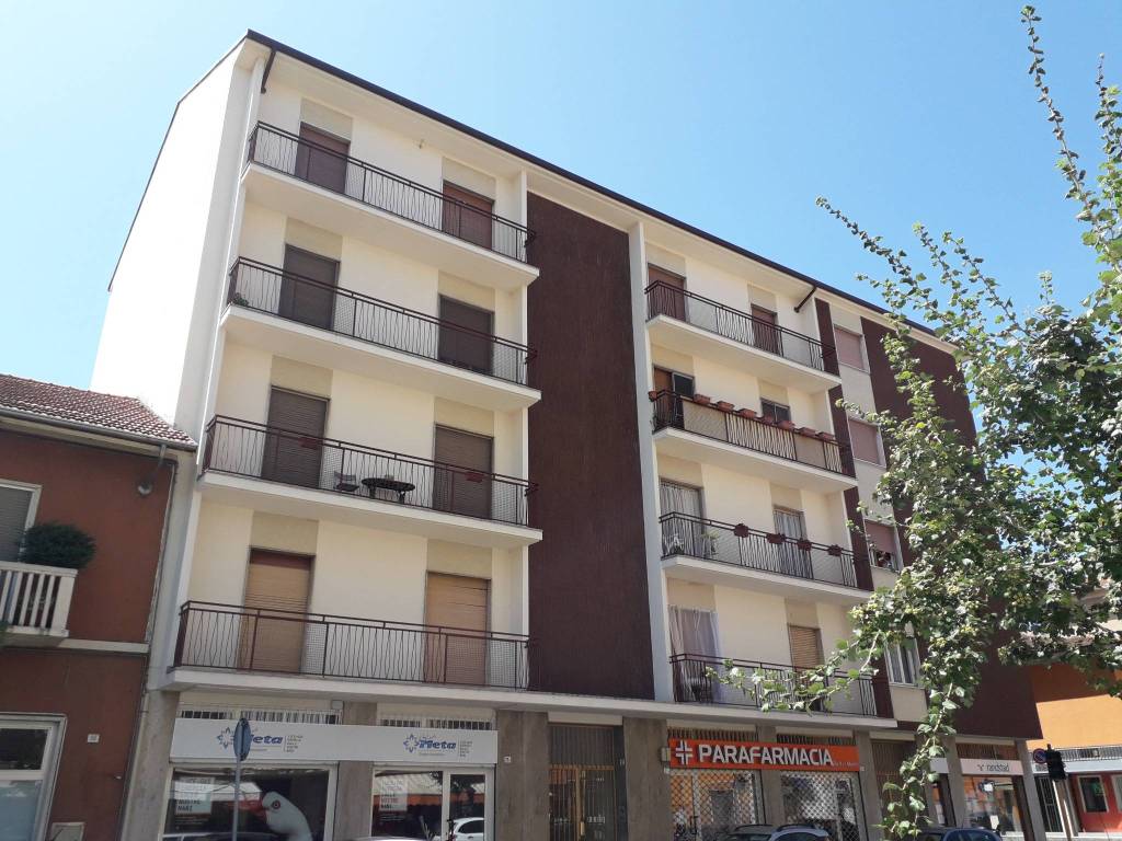 Appartamento in vendita a Santhià corso Sant'Ignazio da Santhià, 27
