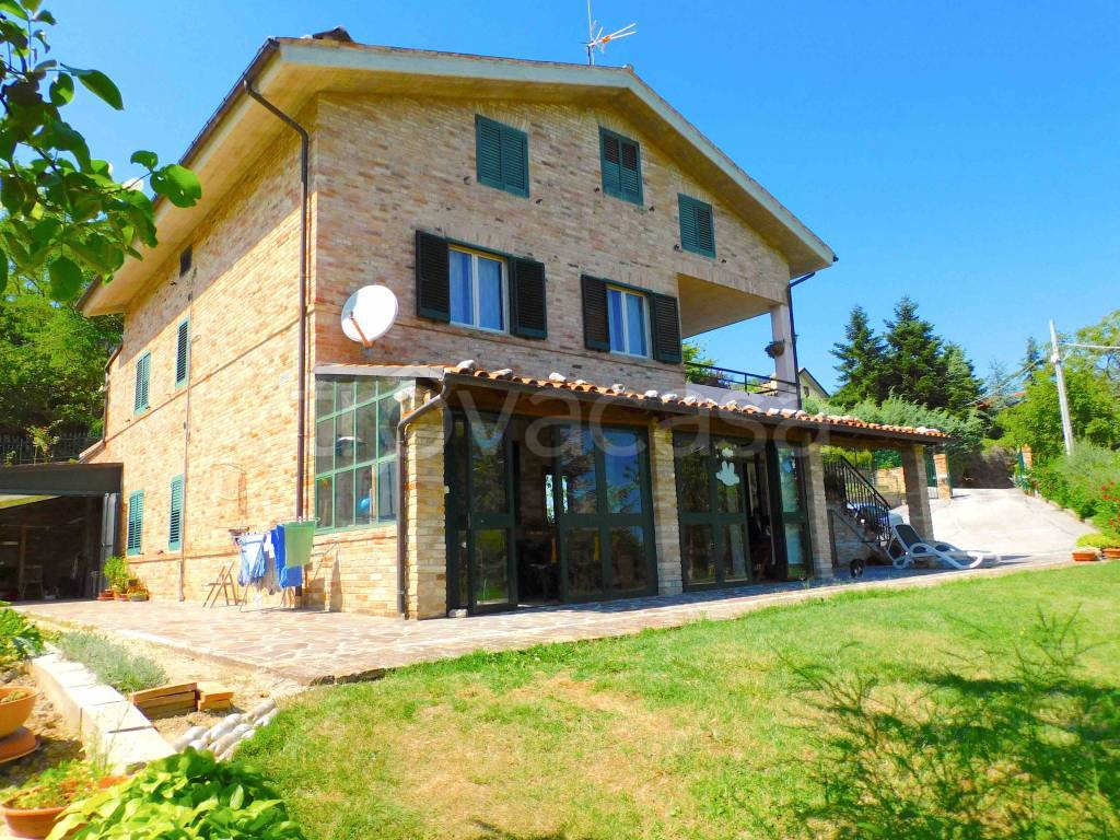 Villa Bifamiliare in vendita a Sarnano grisciotti, 390