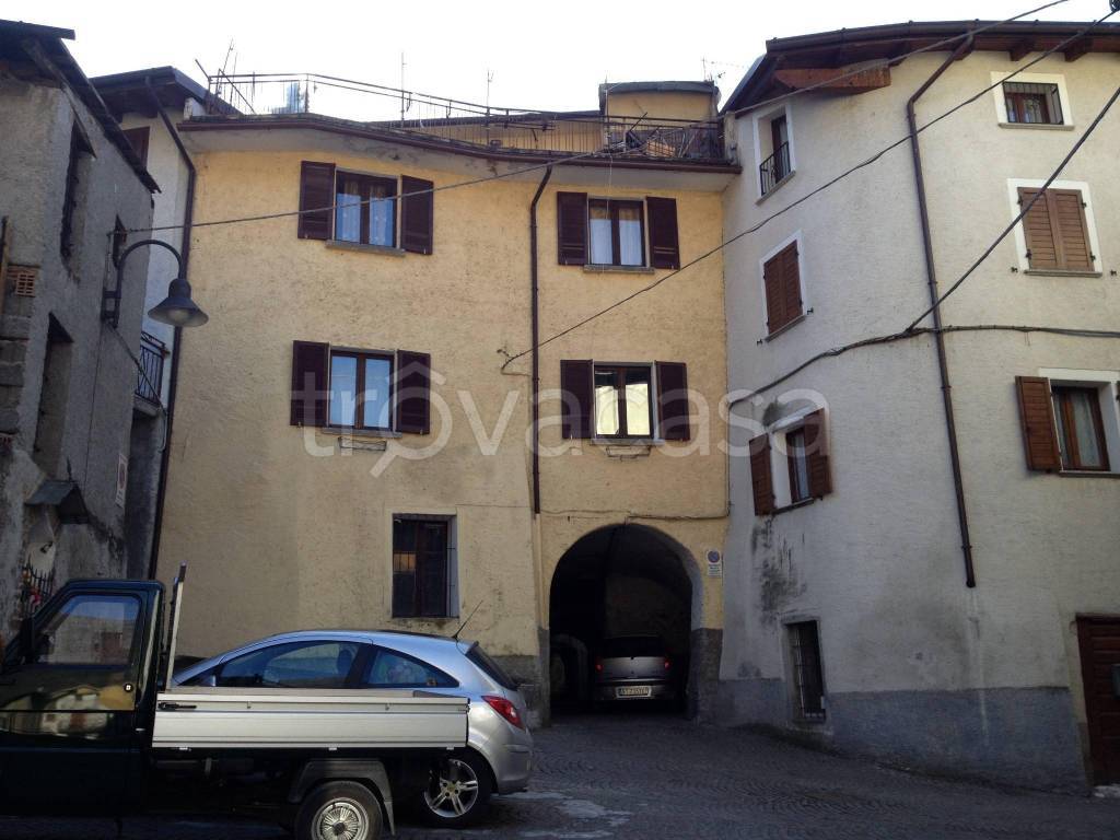 Appartamento in in vendita da privato a Tirano via Visconti Venosta, 3