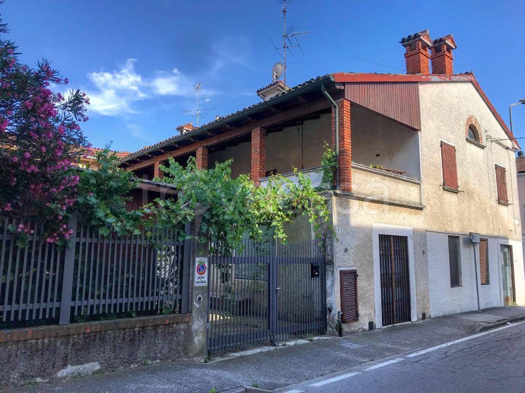 Villa in in vendita da privato a Cingia de' Botti via Giuseppina, 83