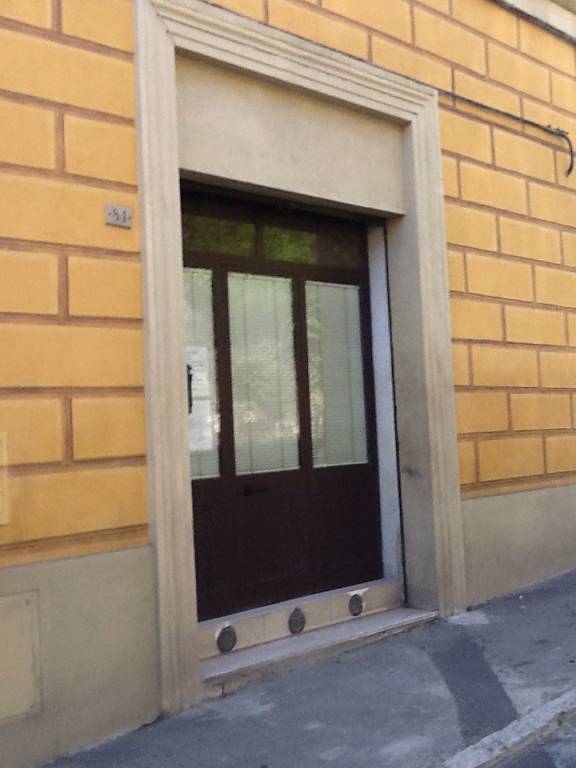 Negozio in in affitto da privato a Siena via Simone Martini