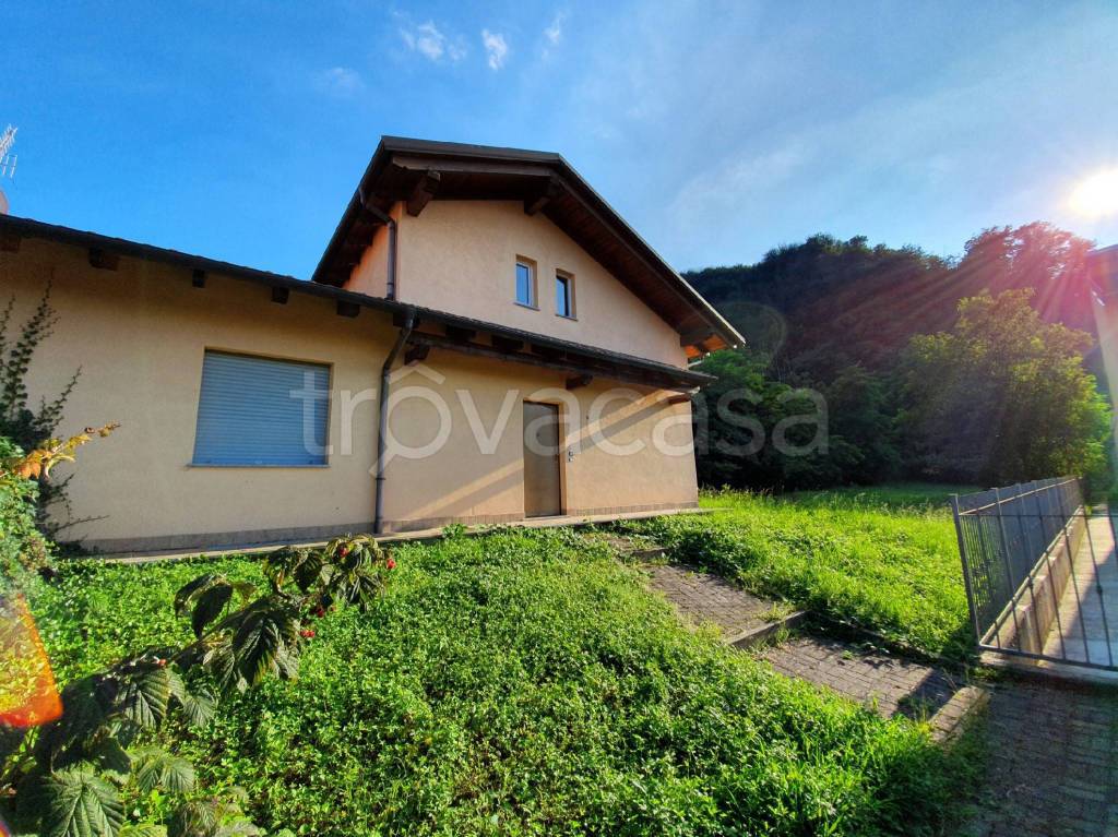Villa Bifamiliare in vendita a Serravalle Sesia via Sant'Antonio, 12