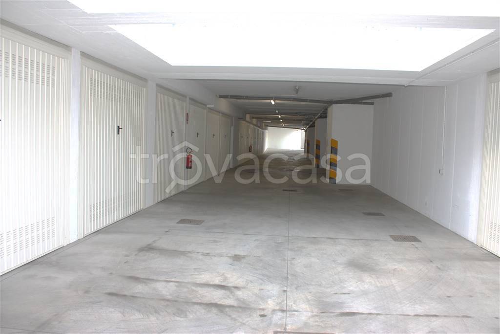 Garage in vendita a Cinisello Balsamo via Leonardo Da Vinci