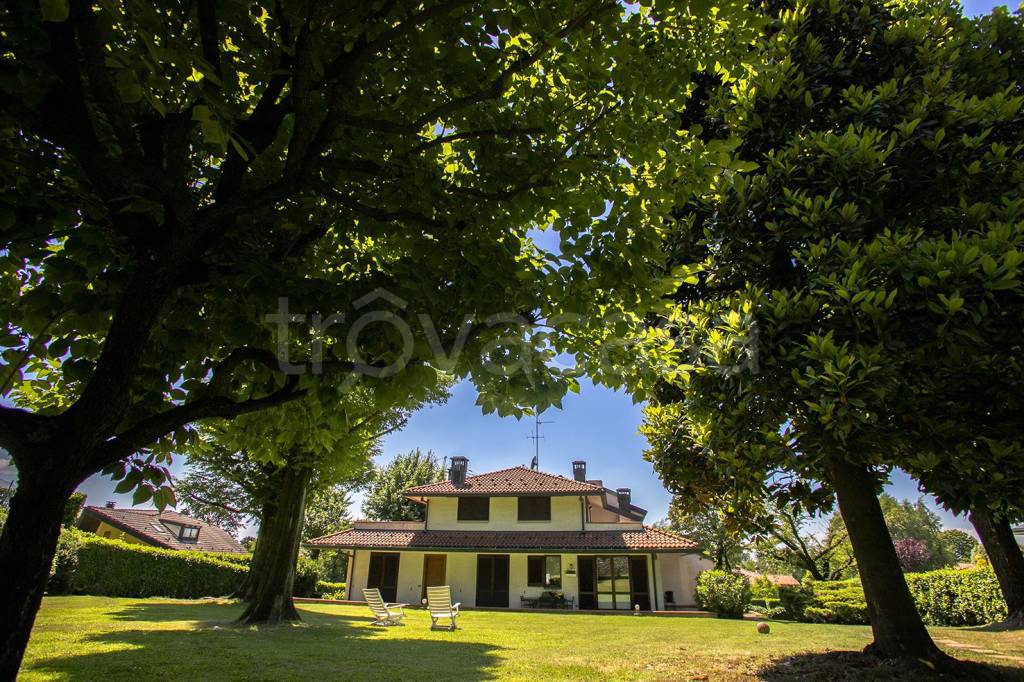Villa in vendita a Cantù via delle Ginestre
