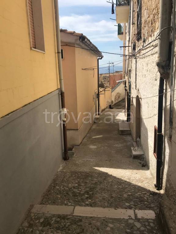 Appartamento in in vendita da privato a Sant'Agata di Puglia vico 2 Forno Bastione, 9