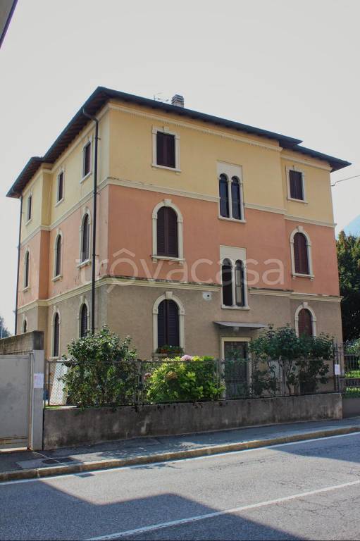Appartamento in in vendita da privato a Canzo via Alessandro Verza, 43