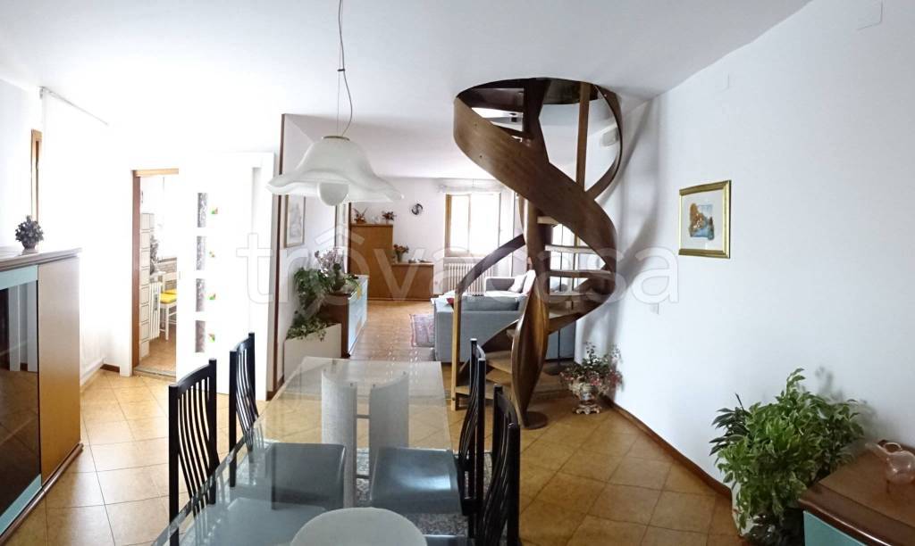 Appartamento in vendita a Villa d'Almè via Giuseppe Mazzini