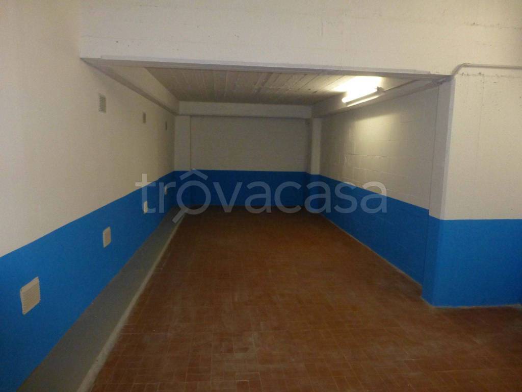 Garage in vendita a Torino via Federico Menabrea, 11