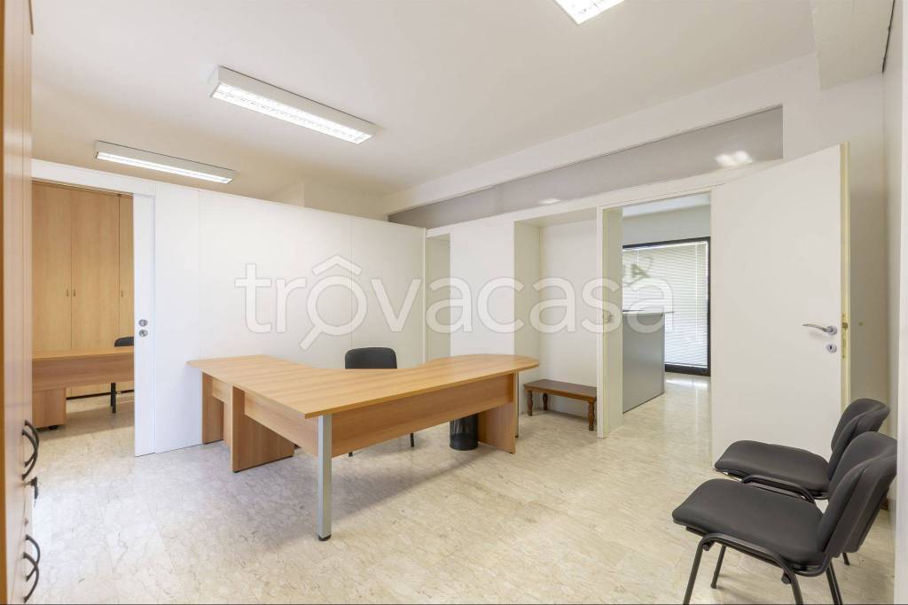 Ufficio in in vendita da privato a Montecatini-Terme via Lucania, 6