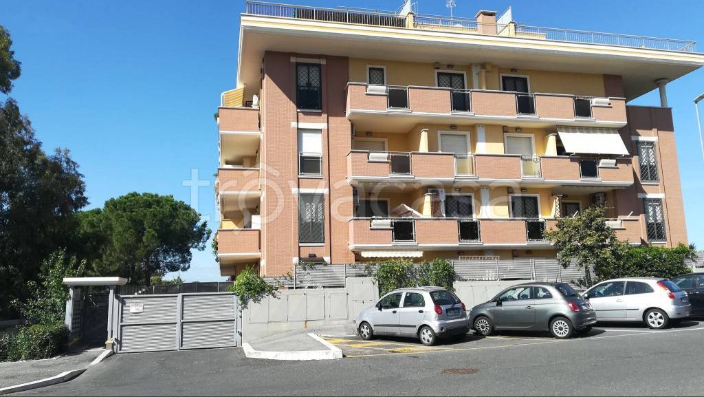 Appartamento in in vendita da privato a Roma via Acciaroli, 40