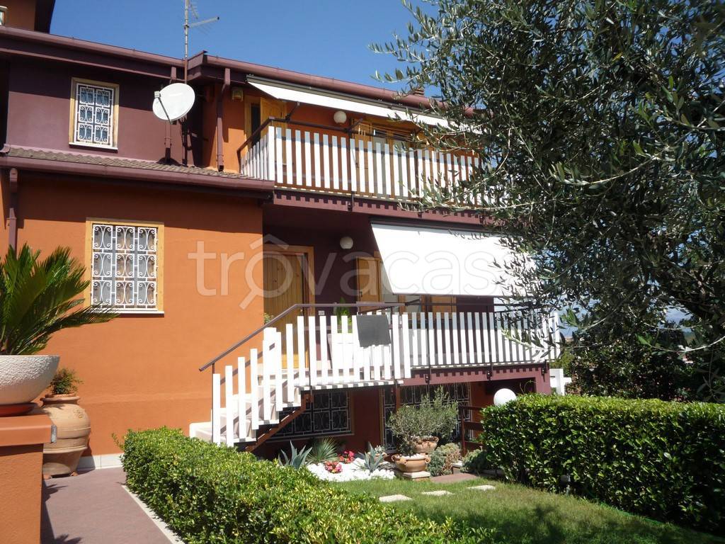 Villa a Schiera in vendita a Ceccano via Gaeta