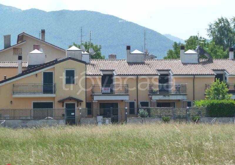 Villa a Schiera in vendita a Oricola via dei girasoli