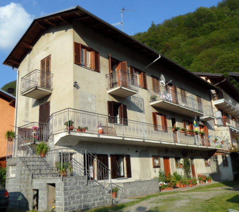 Appartamento in vendita a Varallo via Piede della Costa, 31