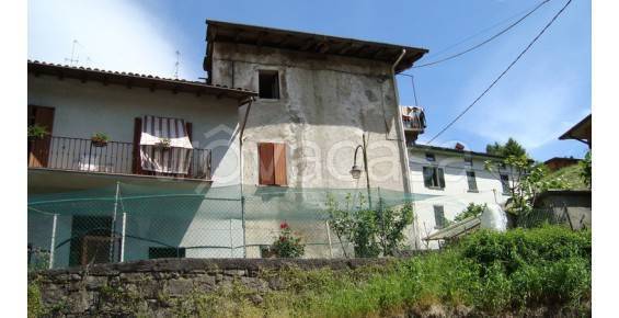 Colonica in vendita a San Giovanni Bianco