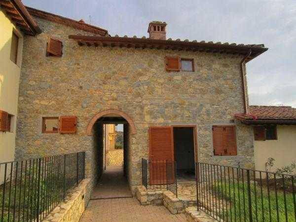 Villa a Schiera in vendita a Castellina in Chianti