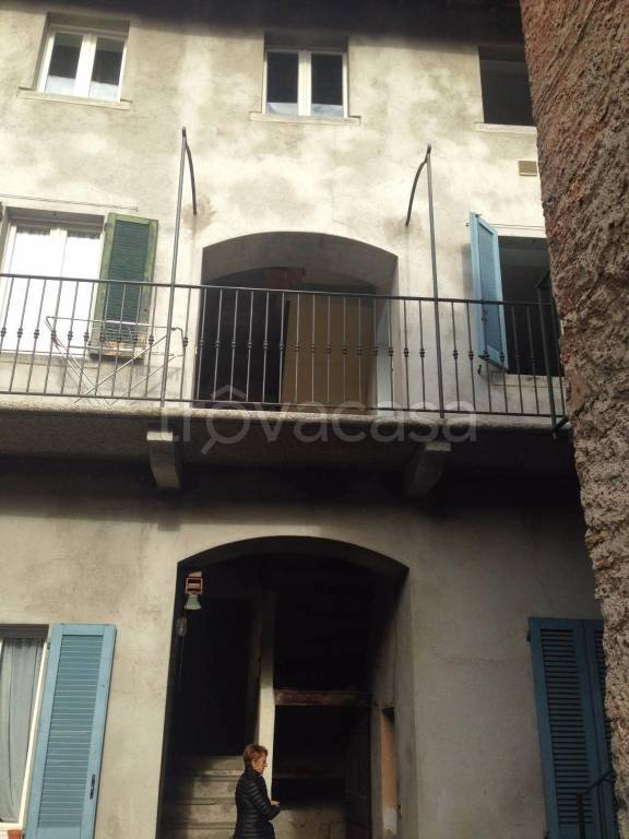 Appartamento in vendita a Canzo via meda, 31