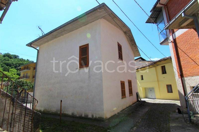 Villa a Schiera in vendita a Cagnano Amiterno via dei Falegnami
