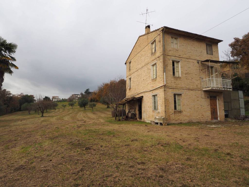 Terreno Residenziale in vendita a Corridonia contrada Cappuccini Vecchi, 23