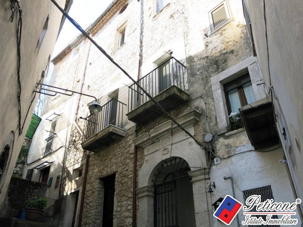 Appartamento in vendita a Lenola piazza Cavour, 12