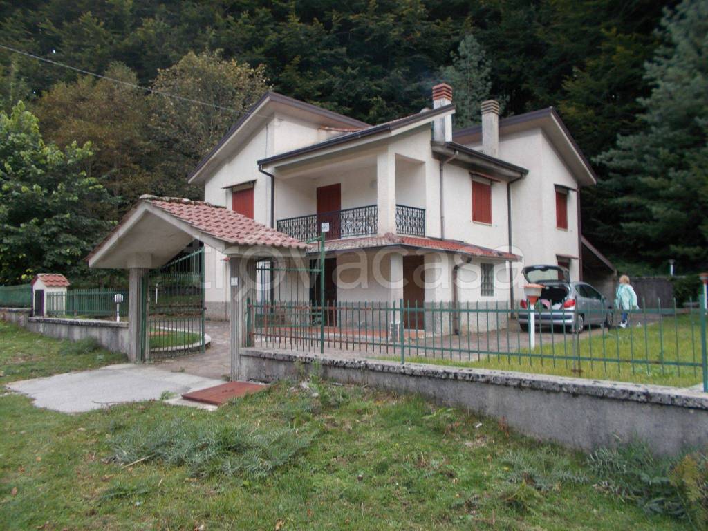 Villa Bifamiliare in in vendita da privato a Bagnoli Irpino via dei Prati, 3