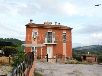 Villa Bifamiliare in vendita a Sarnano contrada Cardagnano, 319/g