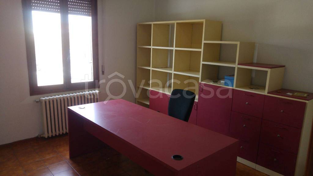 Ufficio in in affitto da privato a Forlì via Ravegnana, 534