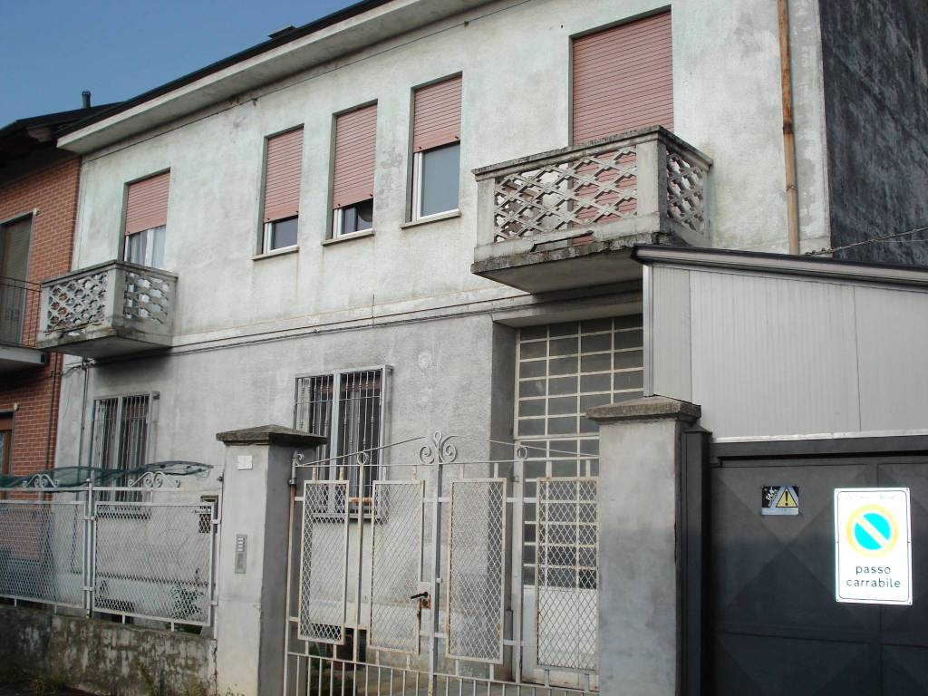 Casa Indipendente in vendita a Beinasco via cesare battisti 2