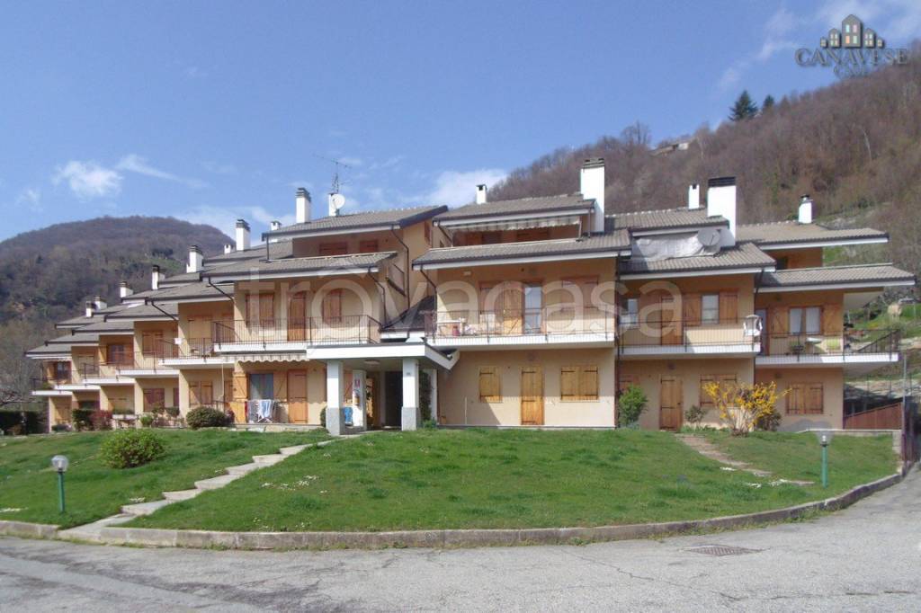 Appartamento in vendita a Pont-Canavese borgata Pianseretto Ca Gior, 19