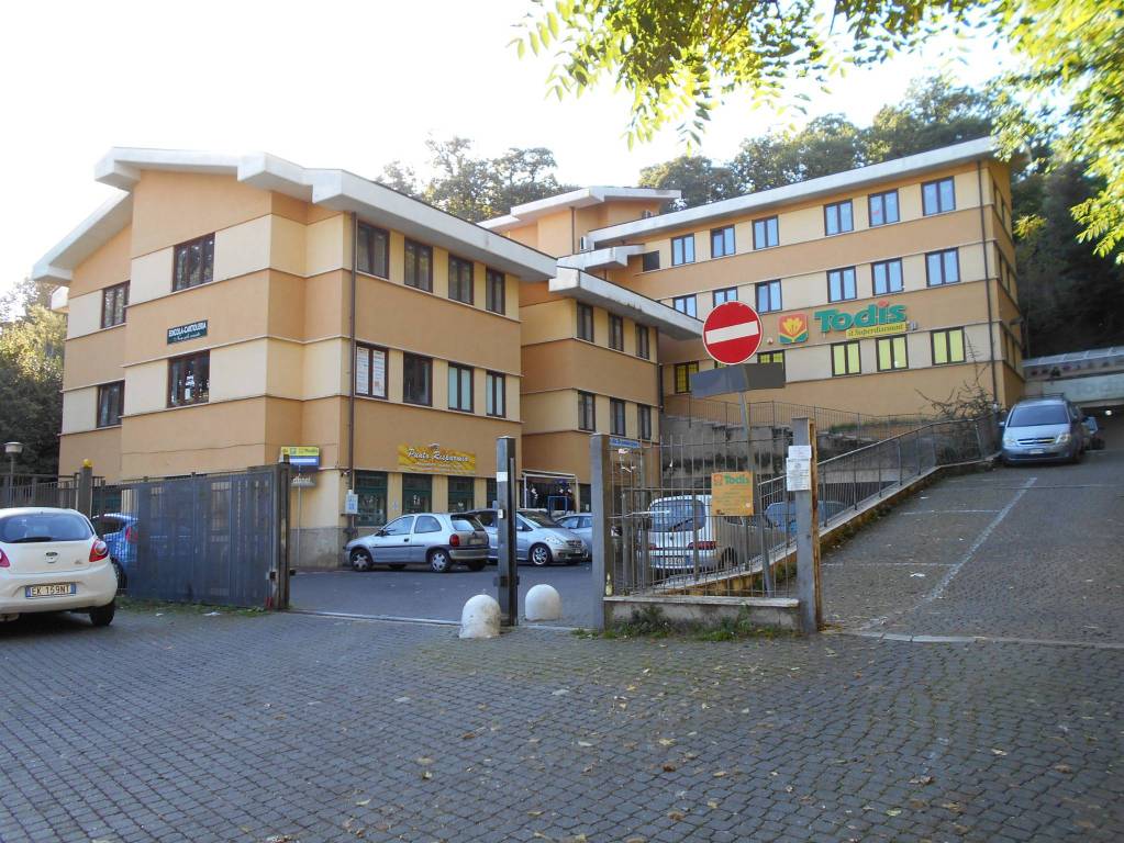 Ufficio in vendita a Monte Compatri via Alfredo Serranti, 12