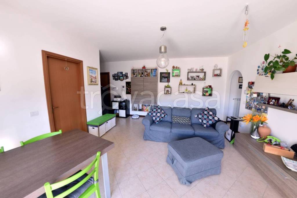 Appartamento in in vendita da privato a Capranica via Carlo Alberto Dalla Chiesa