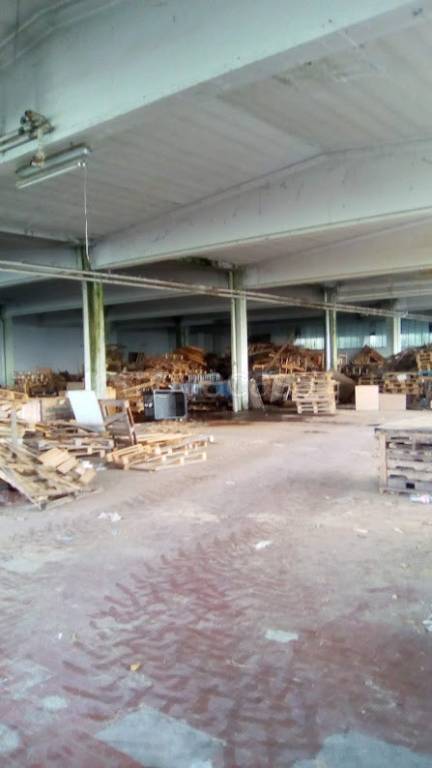 Capannone Industriale in vendita a Busto Garolfo strada Provinciale inveruno-legnano