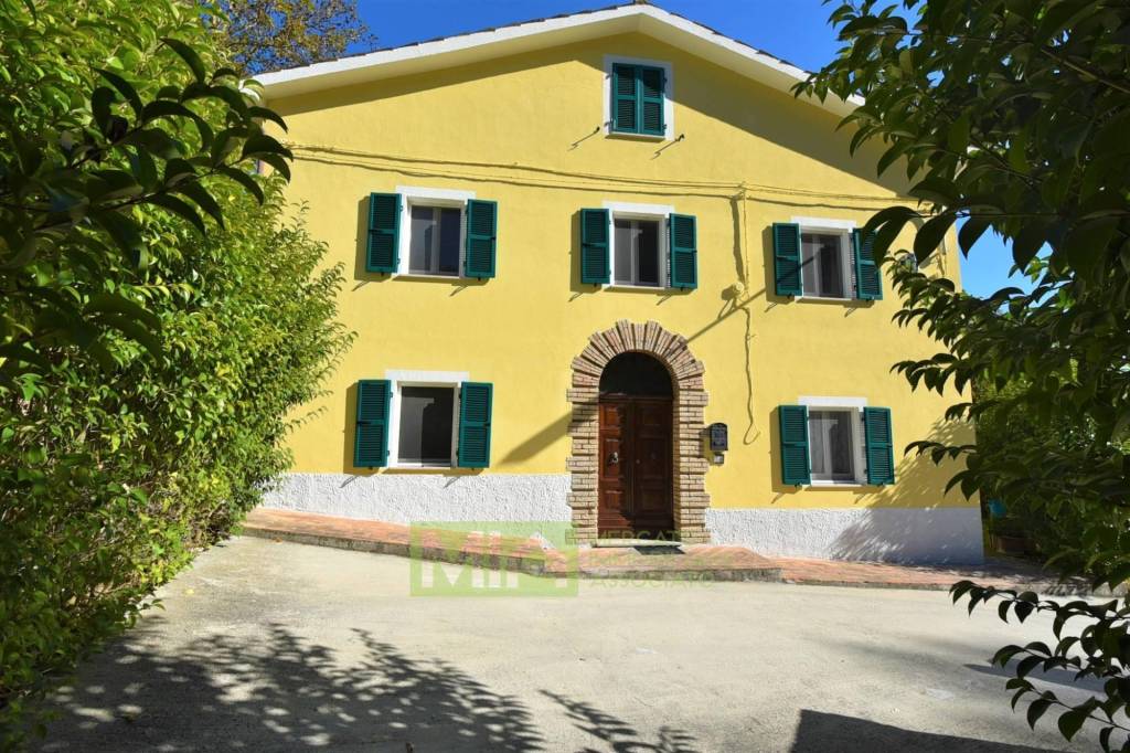 Casa Indipendente in vendita a San Ginesio frazione morico, 15