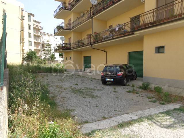 Negozio in vendita a Marina di Gioiosa Ionica strada Santa Finis Traversa 4, 6