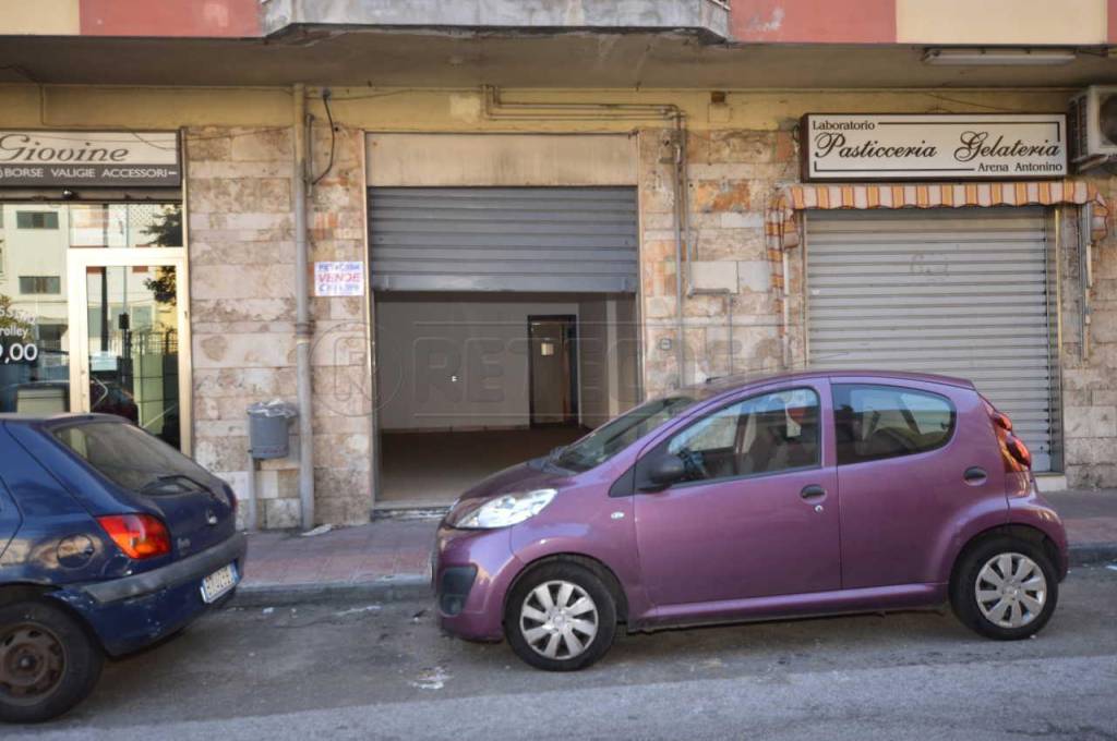 Negozio in vendita a Messina via Marco Polo, 107