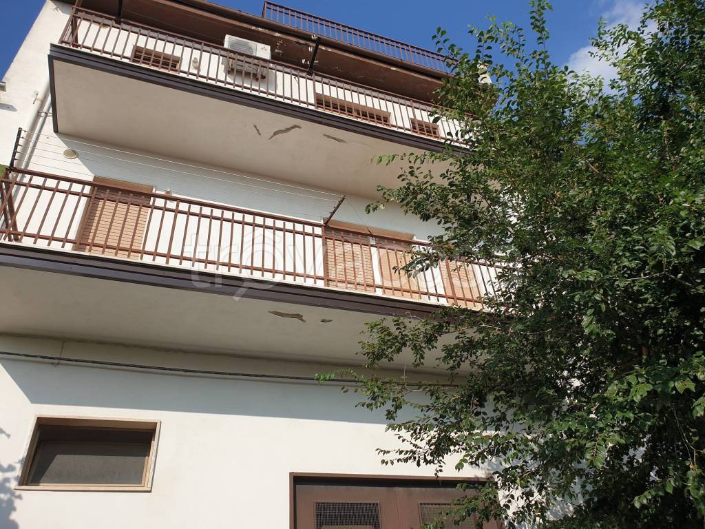 Appartamento in vendita a Rocchetta Sant'Antonio corso Dauno Irpino, 69