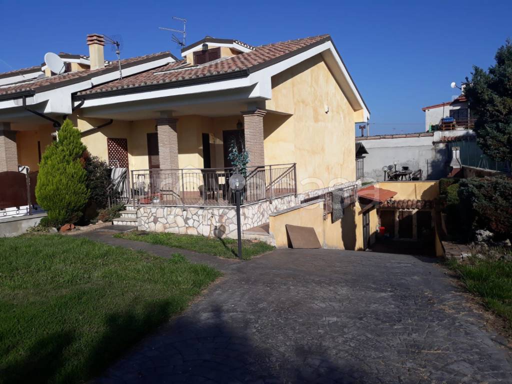 Villa Bifamiliare in vendita a Labico strada Ventitreesima