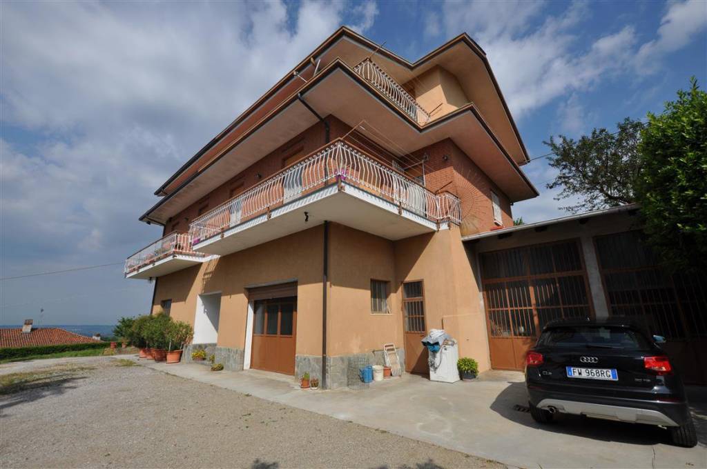 Villa Bifamiliare in vendita a Monforte d'Alba