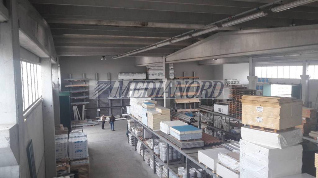 Capannone Industriale in vendita a Fara Olivana con Sola via Vittorio Emanuele ii, 4