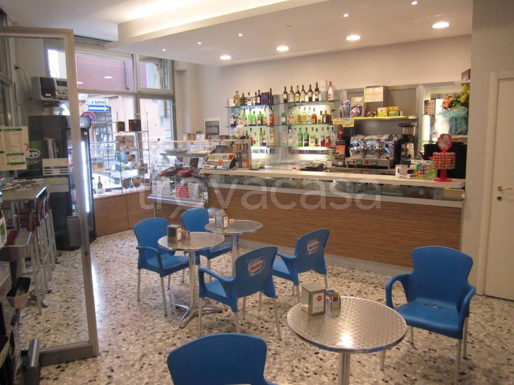 Bar in vendita a Pesaro viale della Vittoria