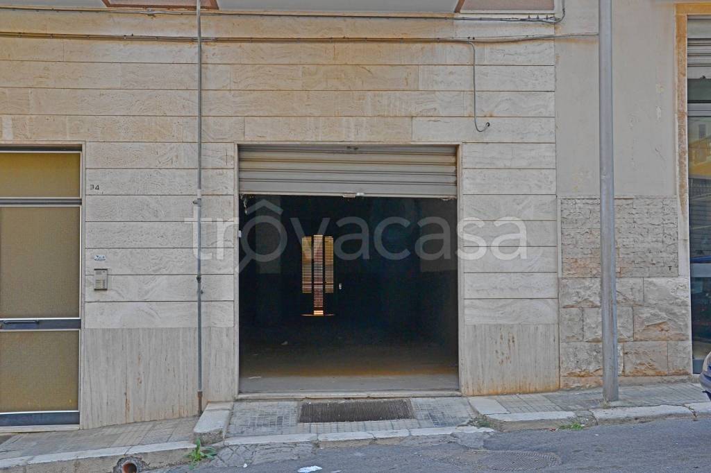 Garage in vendita a Putignano via Piave