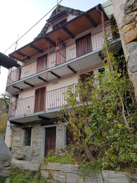 Casa Indipendente in vendita a Bognanco località Possetto, 19