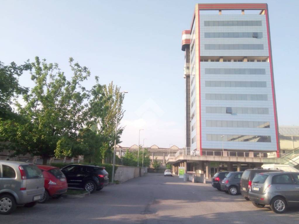 Ufficio in vendita a Brescia via Orzinuovi