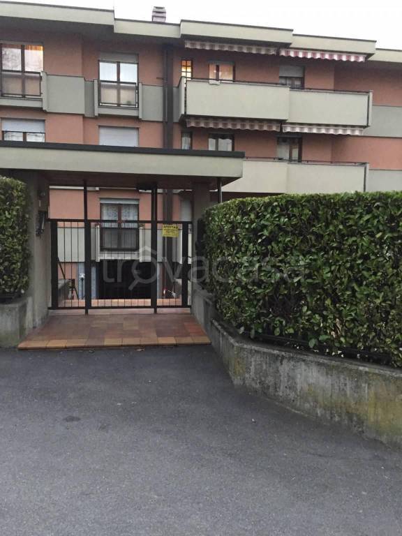 Ufficio in in vendita da privato a Varese via Donato Montorfano